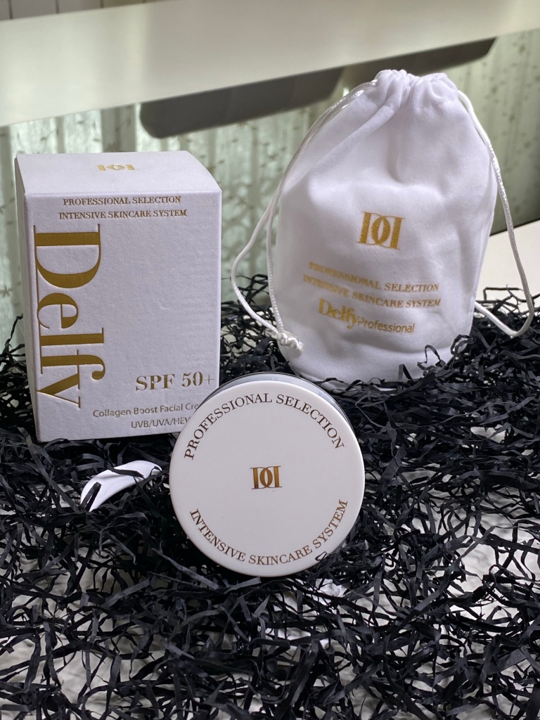 Packaging de la crema facial de Delfy Cosmetics